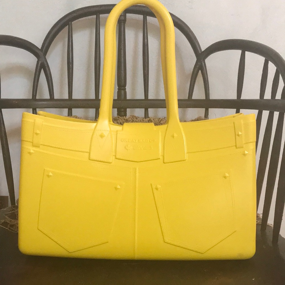COPY - BEACH TOTE! ! ! TOTALLY UNIQUE!